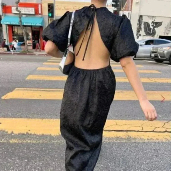 NWT Lisa Says Gah Gwen Black Crinkle Puff Sleeve Open Back Midi Dress Size 3X - Picture 3 of 14